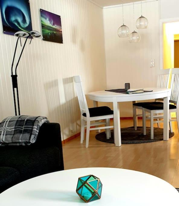 Spacious Apartment On Kvaloya Kvaloysletta Exteriör bild